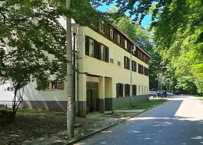 Apartment D&L