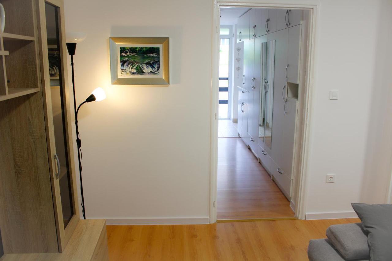 Apartment D&l